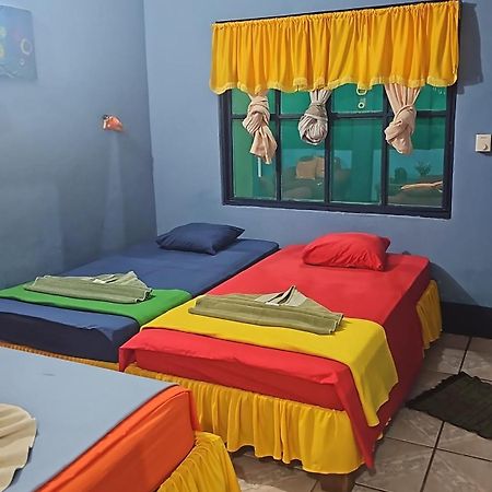 Cabinas Tortuguero Natural Экстерьер фото
