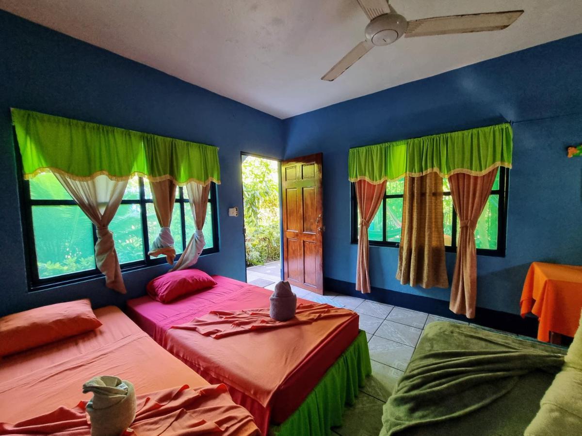 Cabinas Tortuguero Natural Экстерьер фото