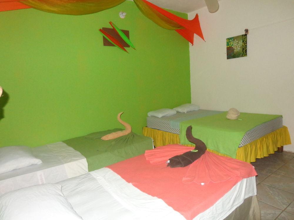 Cabinas Tortuguero Natural Экстерьер фото