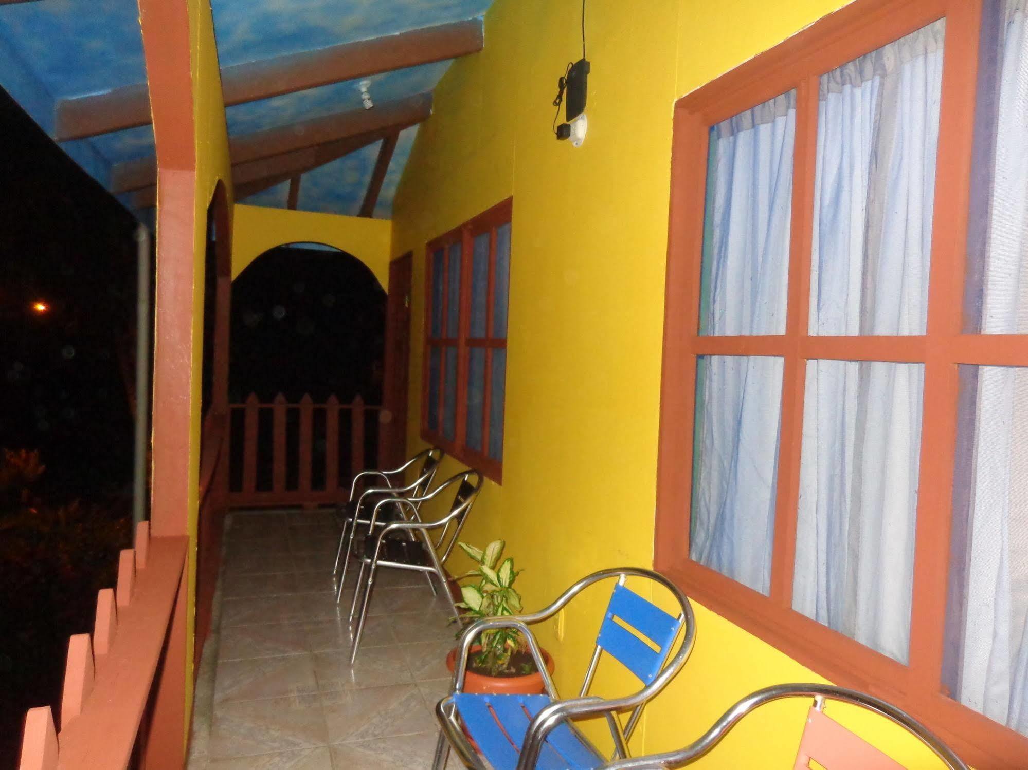 Cabinas Tortuguero Natural Экстерьер фото