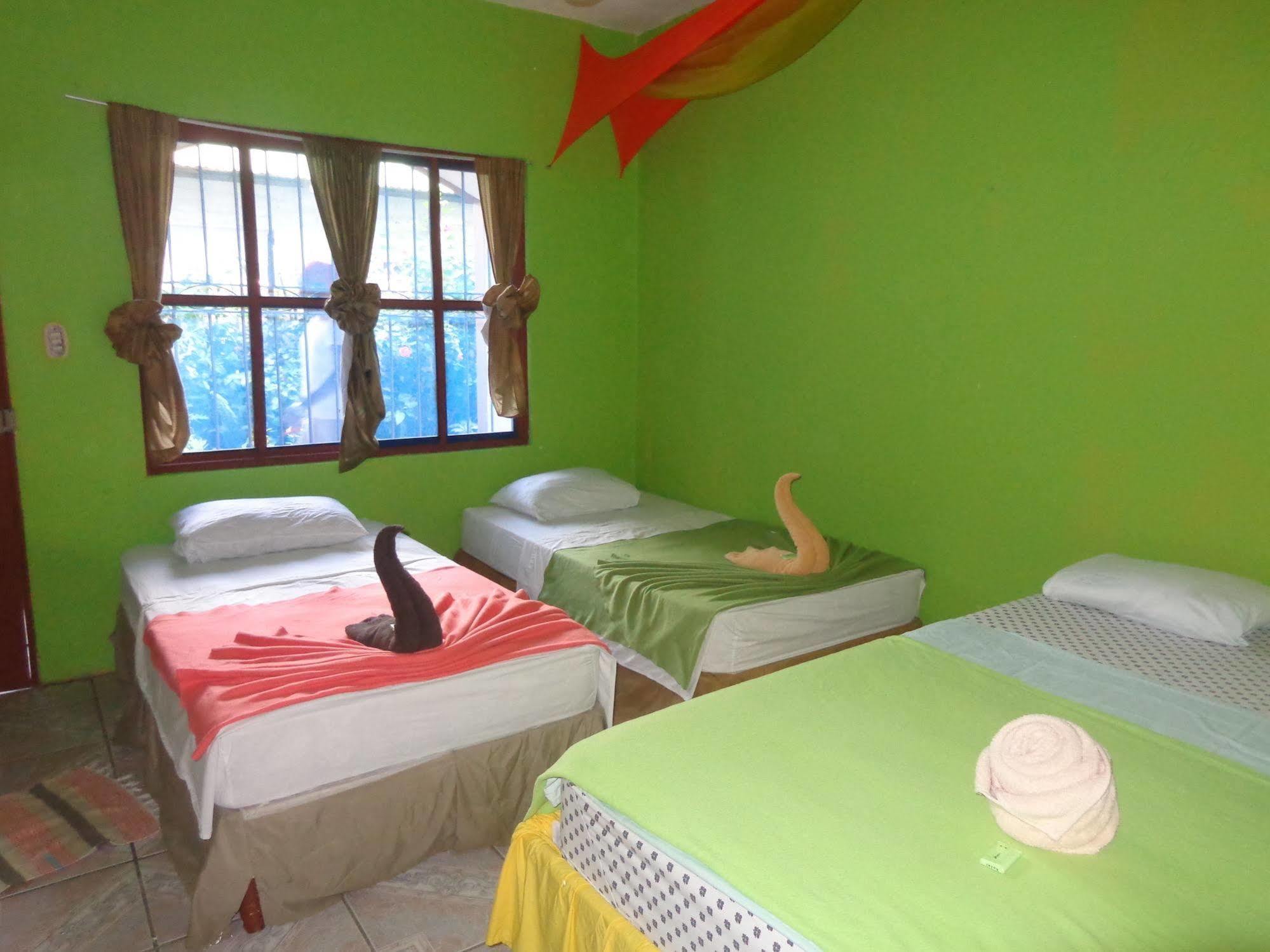 Cabinas Tortuguero Natural Экстерьер фото