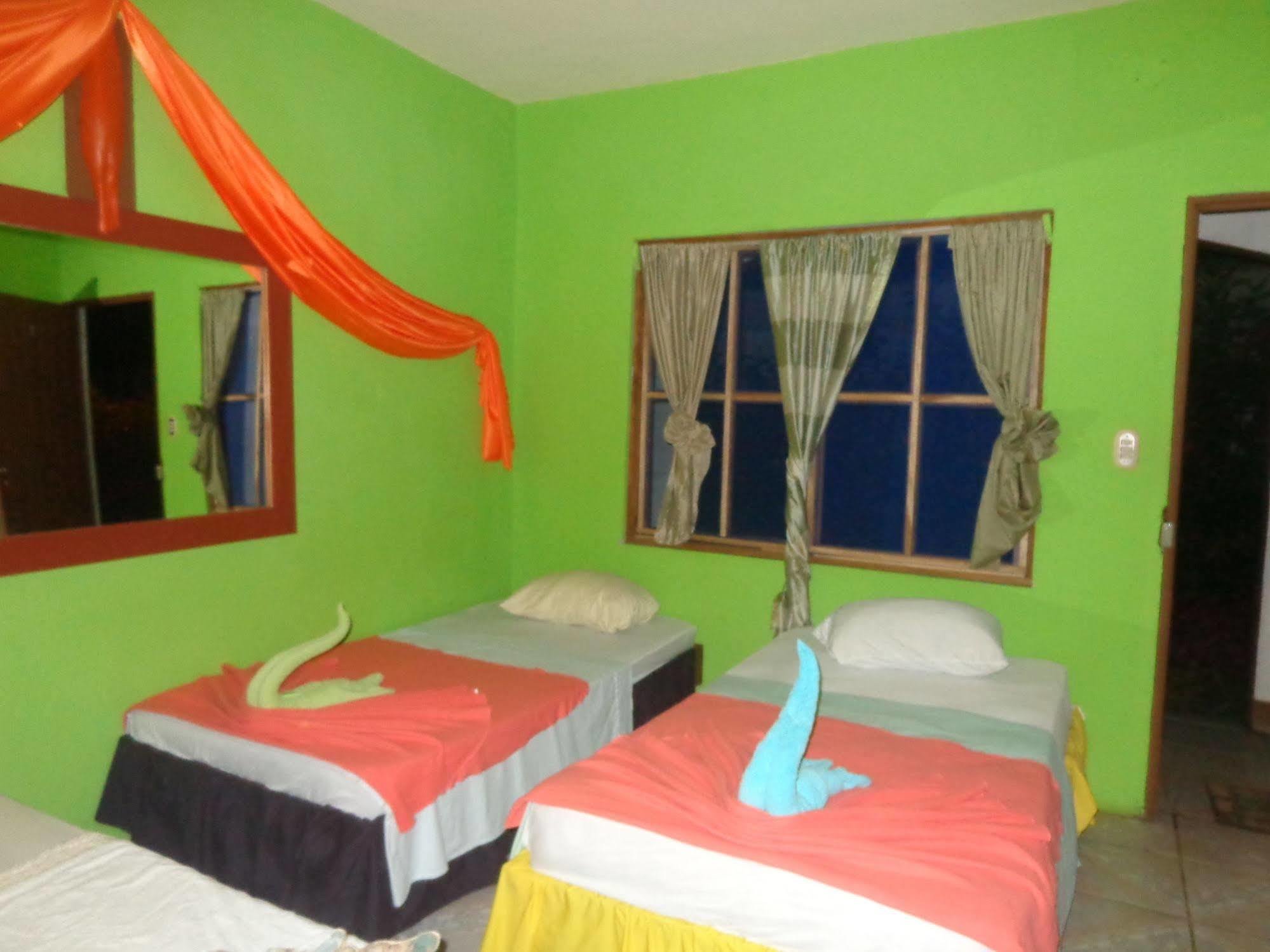 Cabinas Tortuguero Natural Экстерьер фото