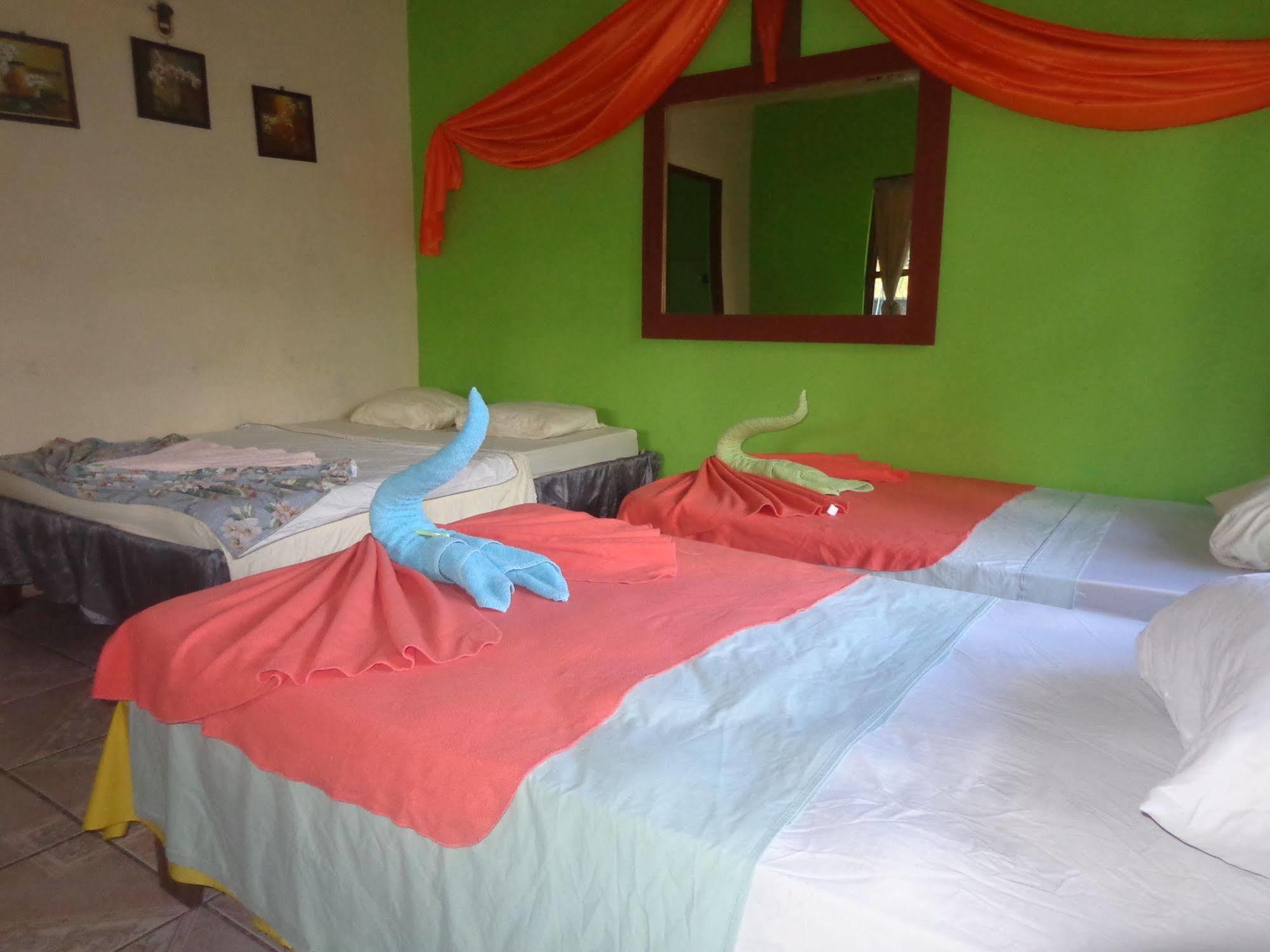 Cabinas Tortuguero Natural Экстерьер фото