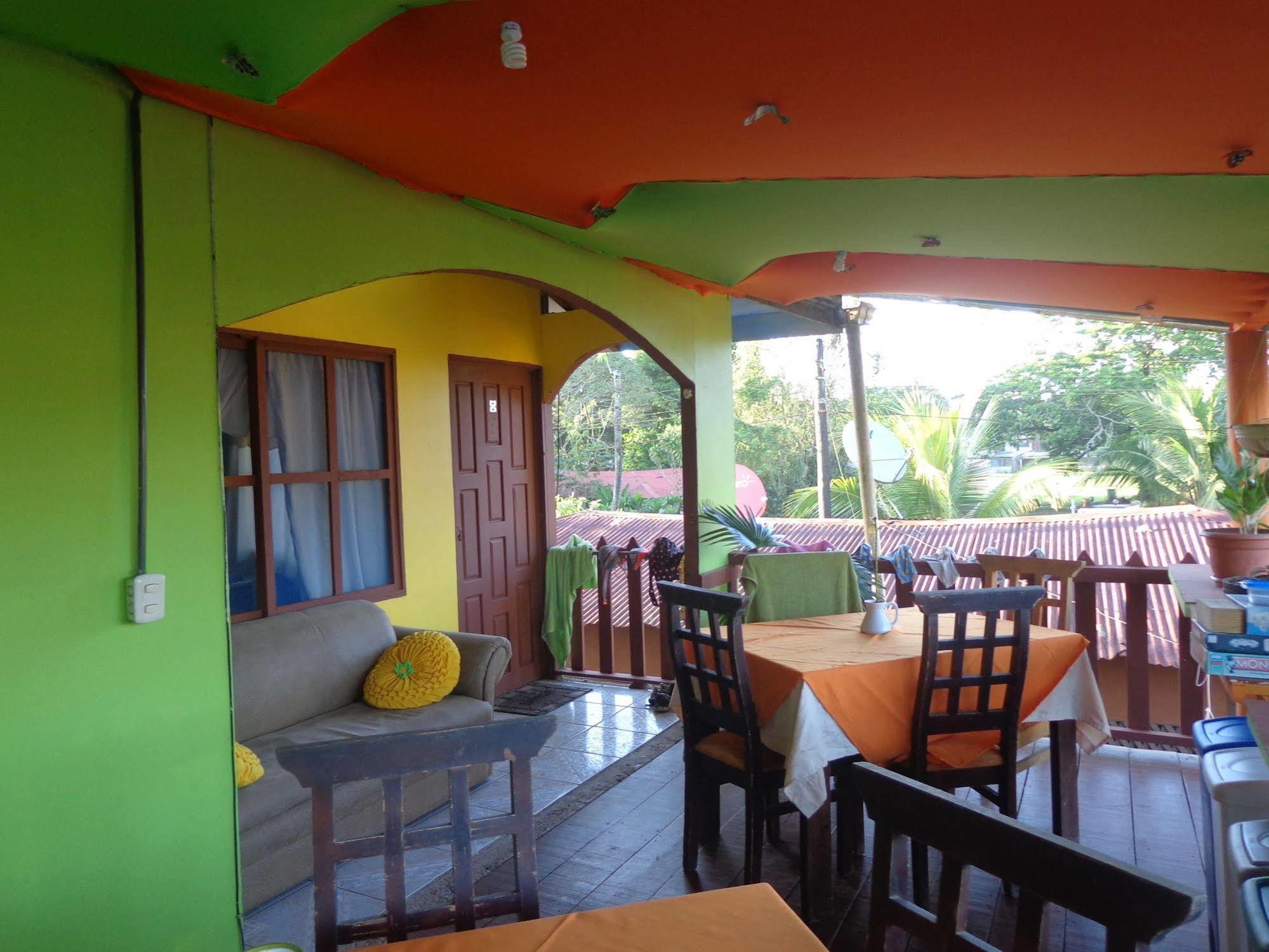 Cabinas Tortuguero Natural Экстерьер фото