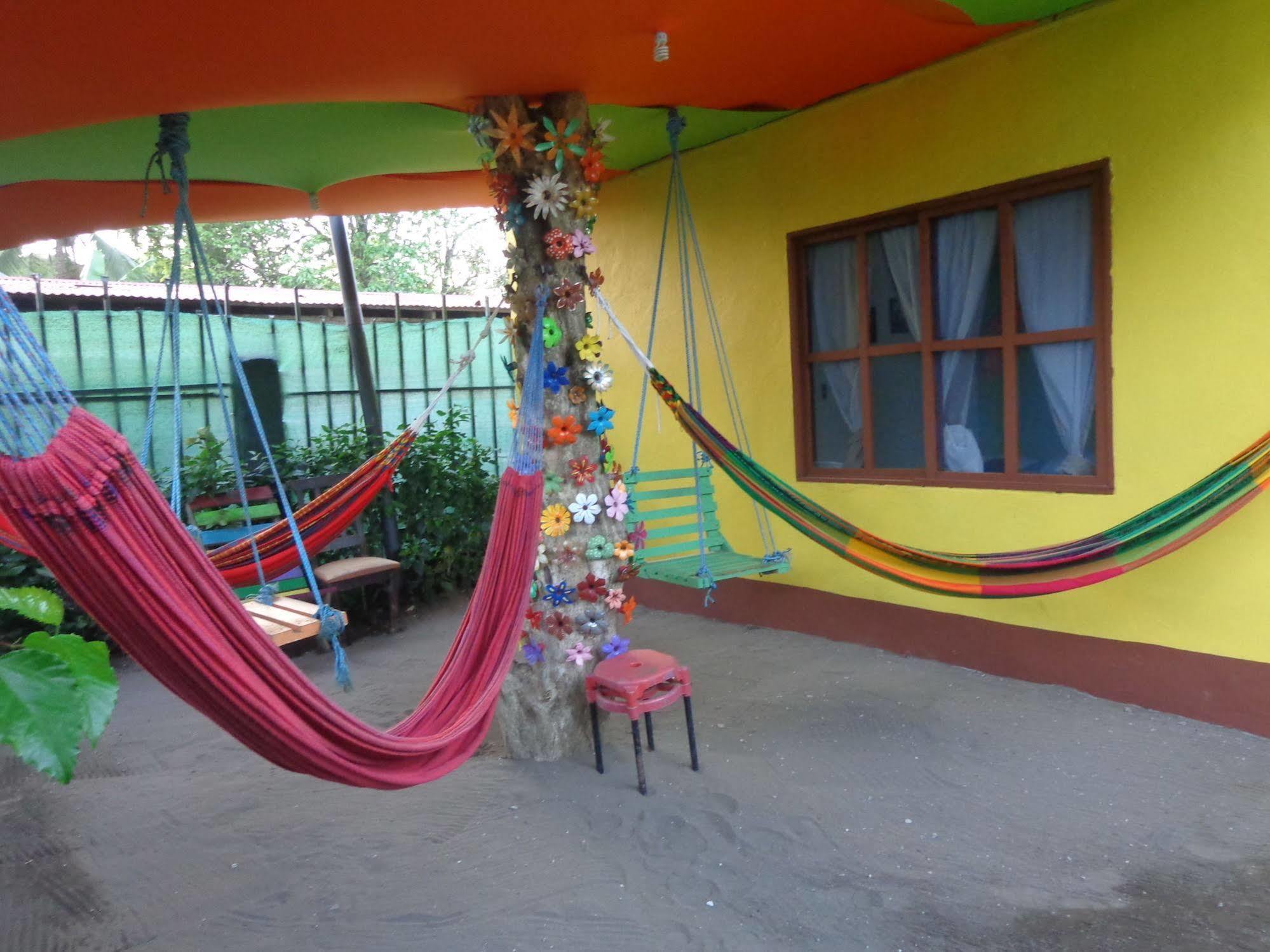 Cabinas Tortuguero Natural Экстерьер фото