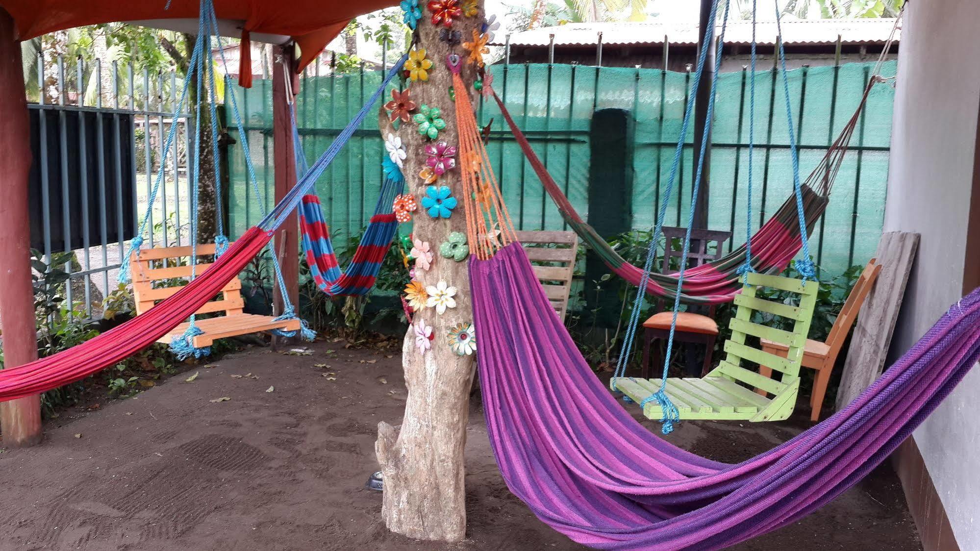 Cabinas Tortuguero Natural Экстерьер фото